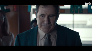 Watch the Trailer for <i>Auggie</i>, in Which Richard Kind Falls for Artificial Intelligence